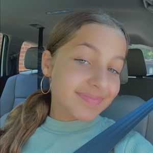 Meet your Posher, Ella